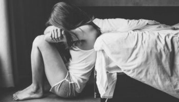 Подростковая депрессия — что это и как с ней бороться